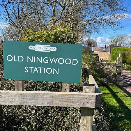 Old Ningwood Station Bed & Breakfast, Ningwood, Isle Of Wight Po41 0Tg Brook  Ngoại thất bức ảnh