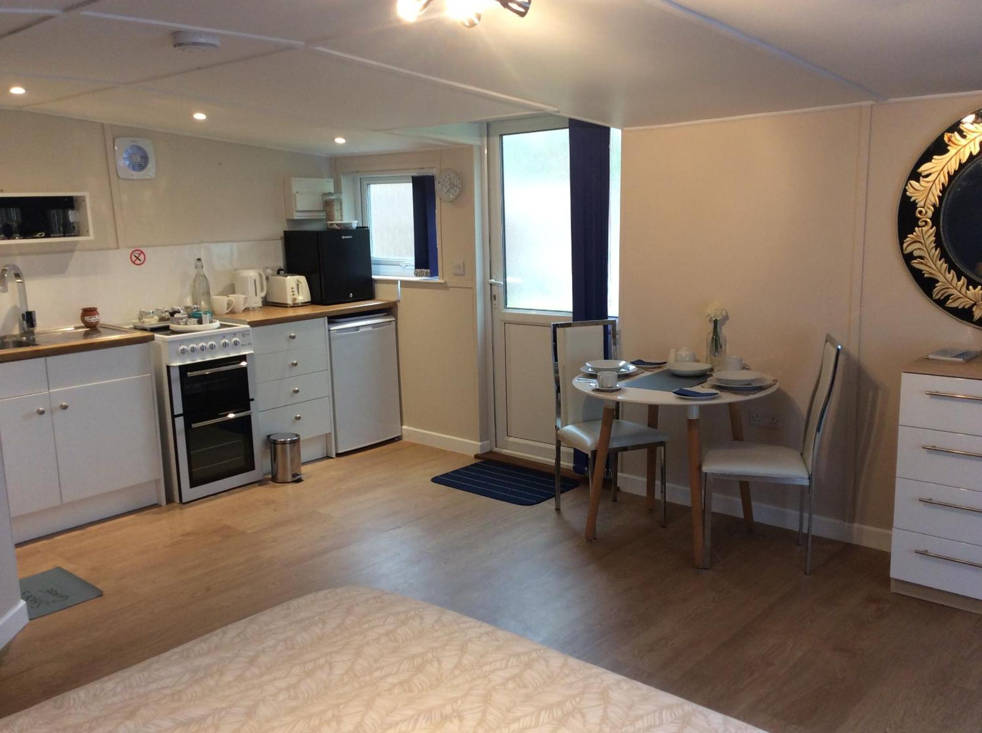 Old Ningwood Station Bed & Breakfast, Ningwood, Isle Of Wight Po41 0Tg Brook  Ngoại thất bức ảnh